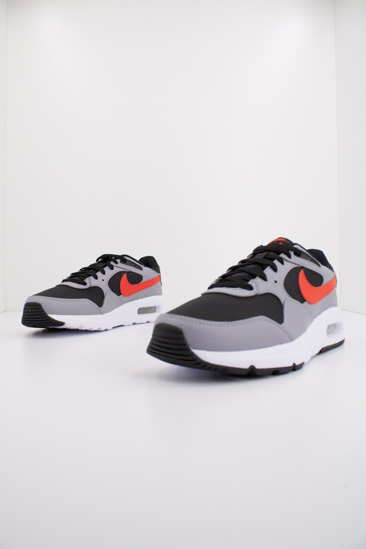 NIKE AIR MAX SC en color GRIS  (2)