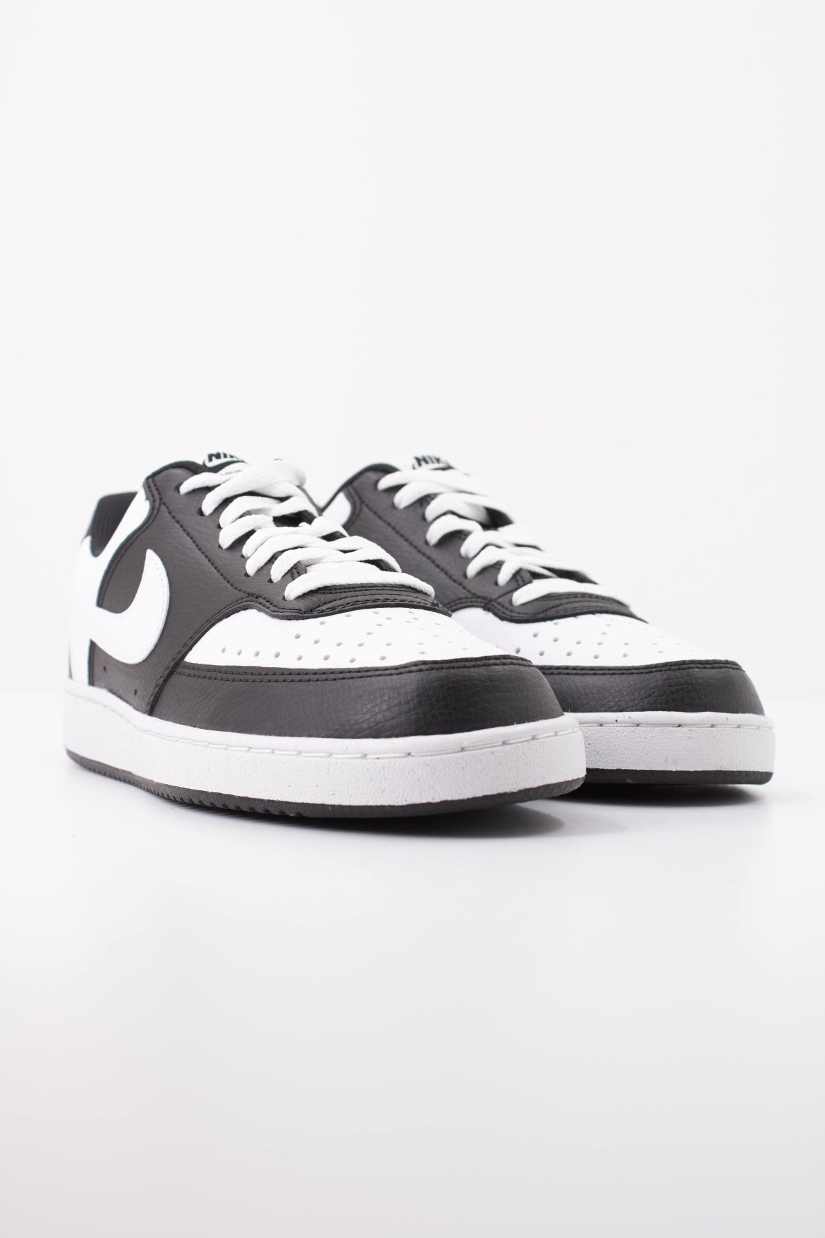 NIKE COURT VISION LOW BE WOM en color NEGRO  (2)
