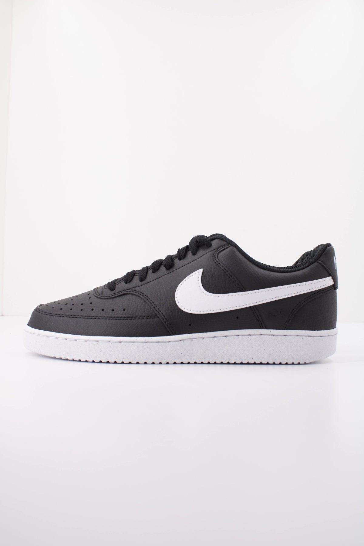 NIKE COURT VISION LO NN en color NEGRO  (1)
