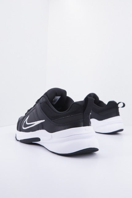 NIKE DEFYALLDAY en color NEGRO  (3)
