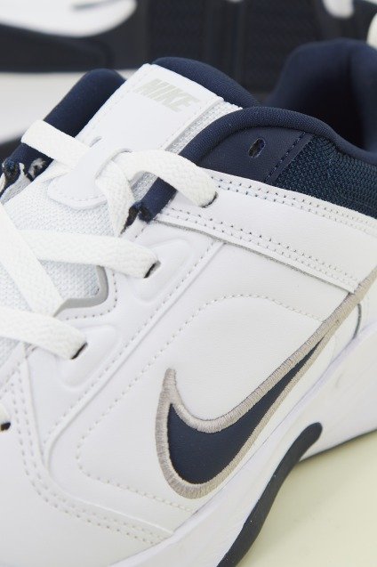 NIKE DEFYALLDAY en color BLANCO  (4)