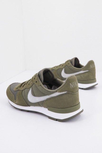 NIKE W INTERNATIONALIST en color VERDE  (3)