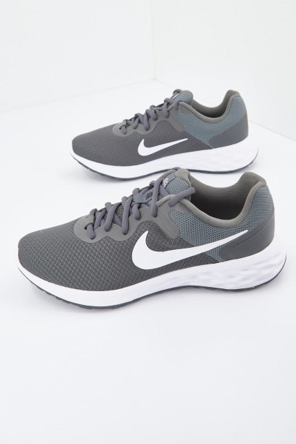 NIKE REVOLUTION  en color VERDE  (1)