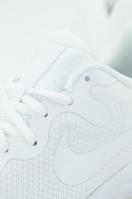 NIKE  REVOLUTION  MEN'S RUNN en color BLANCO  (4)
