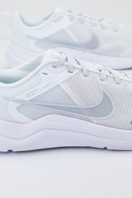 NIKE DOWNSHIFTER  C/O en color BLANCO  (3)