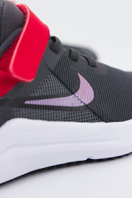 NIKE  DOWNSHIFTER  en color GRIS  (4)