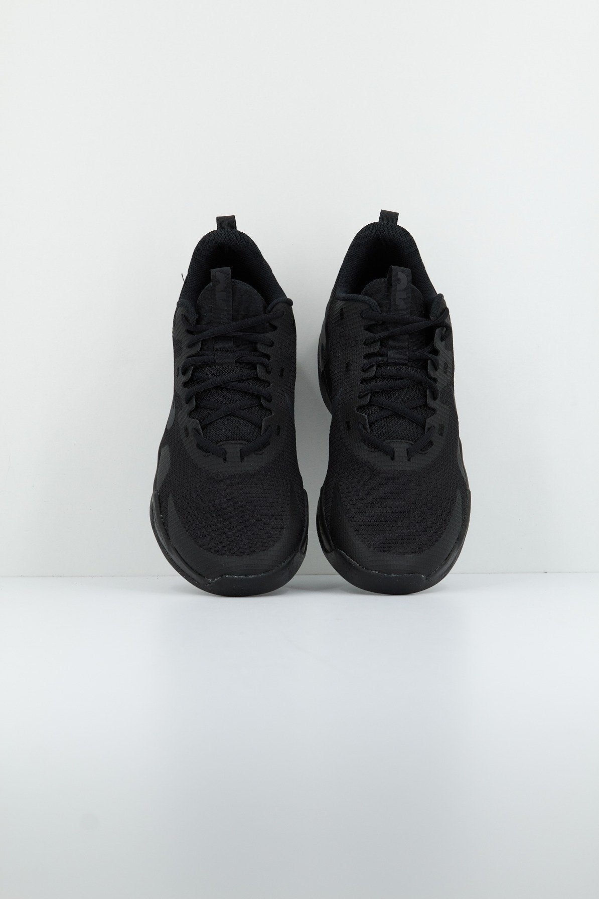 NIKE AIR MAX ALPHA TRAINER  en color NEGRO  (2)