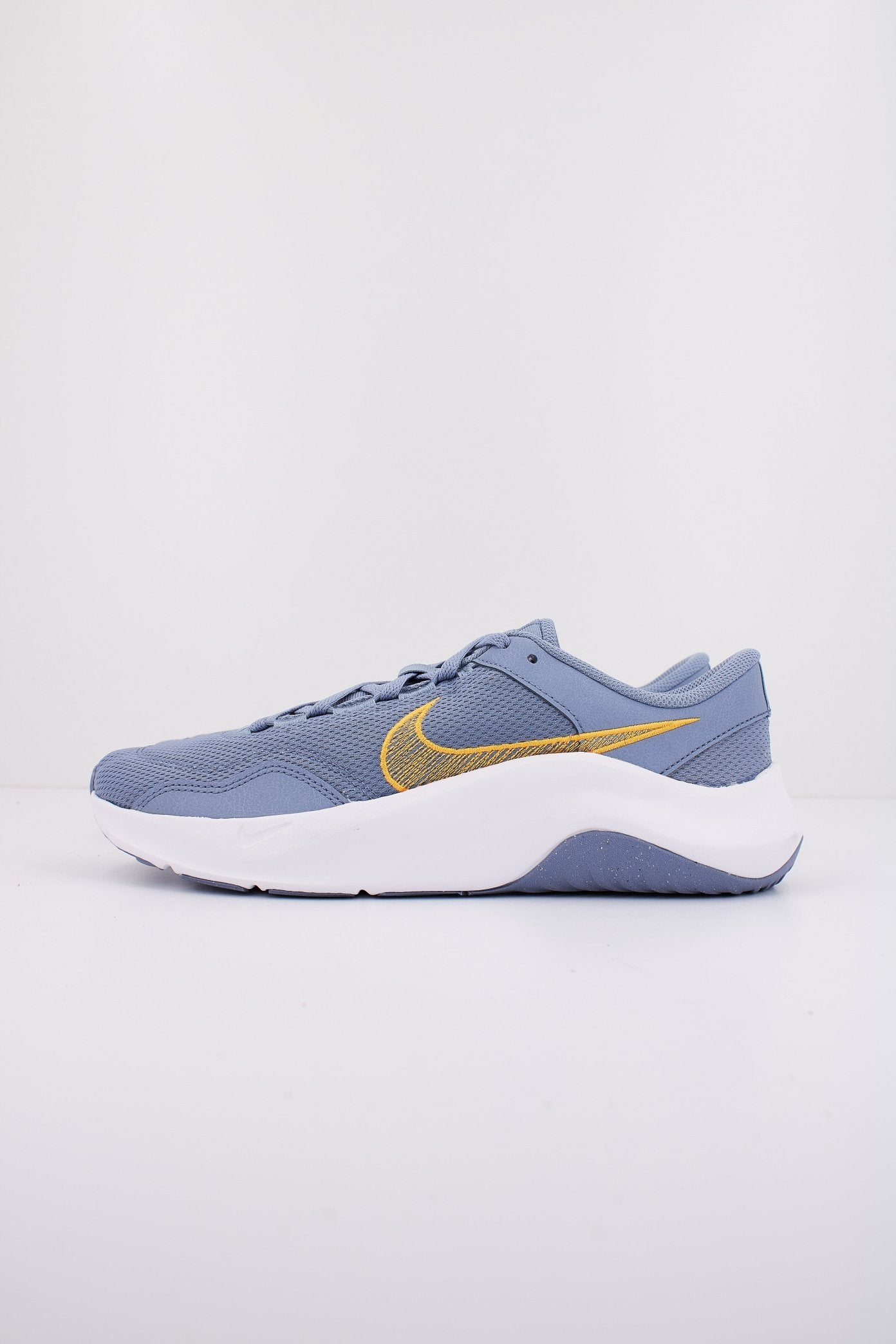 NIKE ESSENTIAL  NEXT NATU en color AZUL  (1)