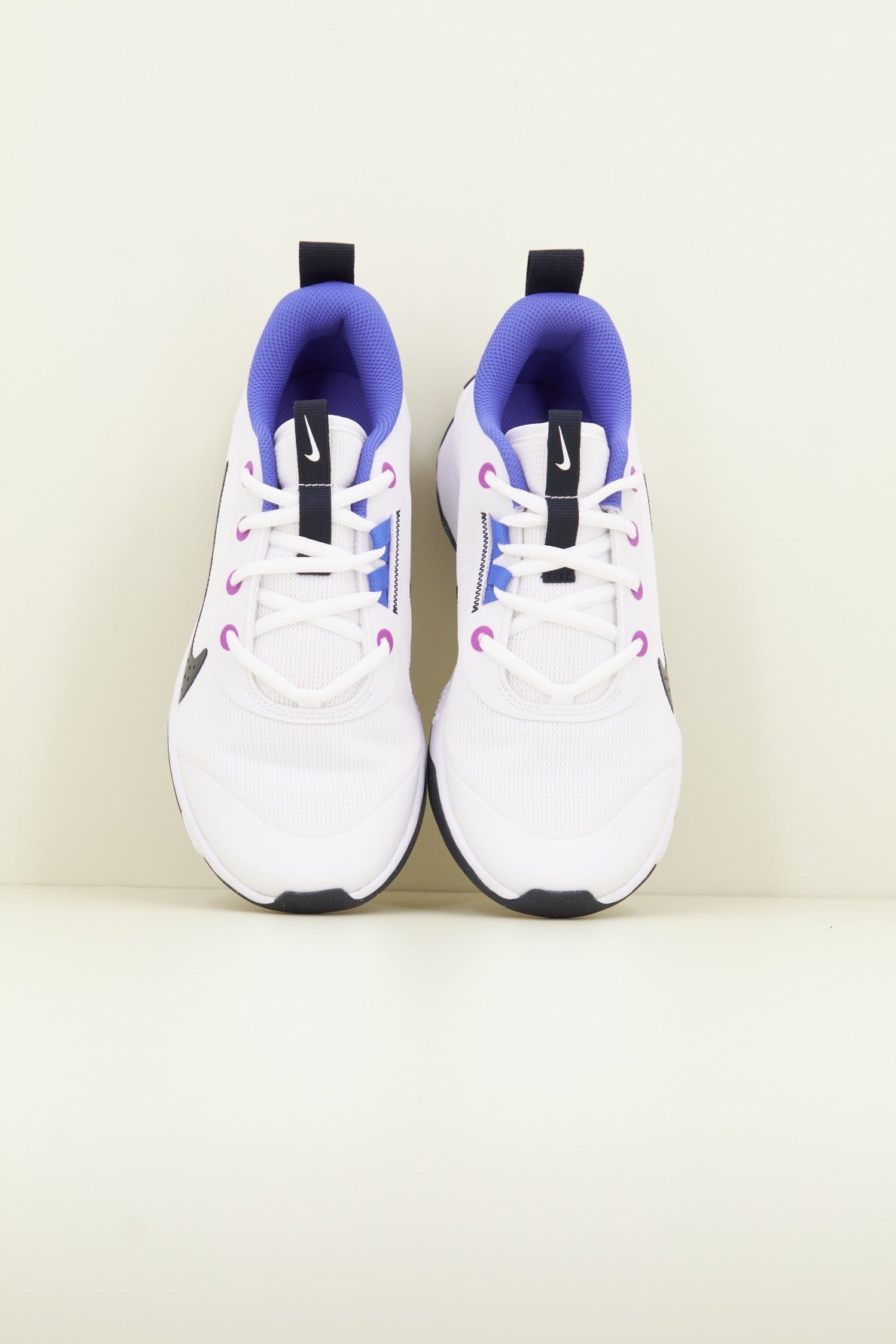 NIKE OMNI MULTI-COURT en color BLANCO  (2)