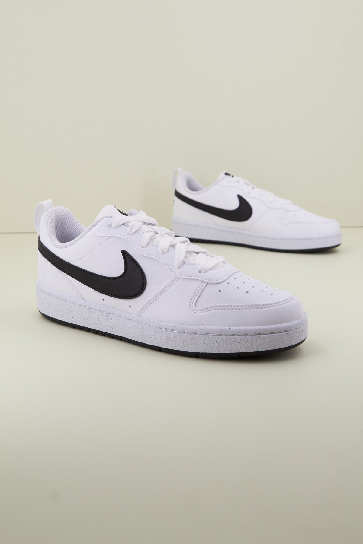 NIKE COURT BOROUGH LOW RECRAFT GS en color BLANCO  (1)