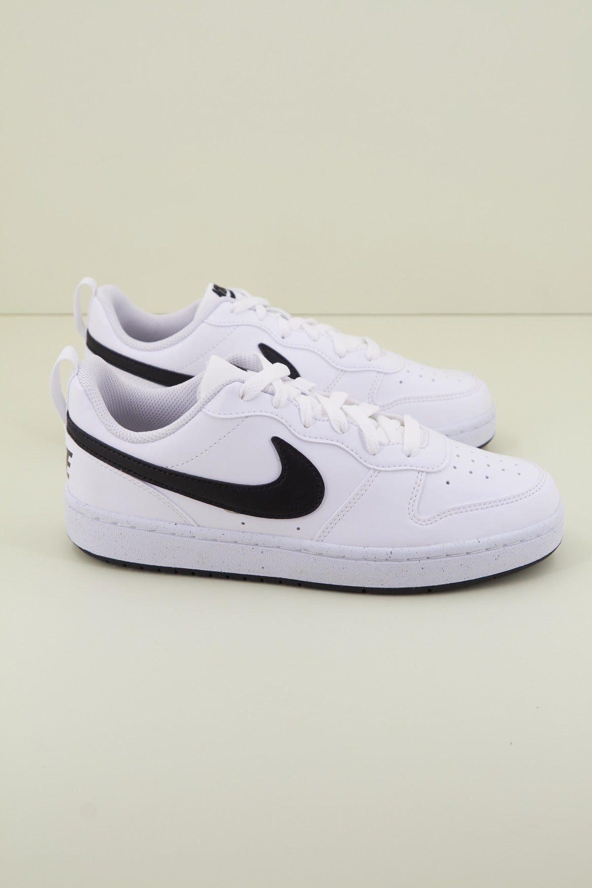 NIKE COURT BOROUGH LOW RECRAFT GS en color BLANCO  (2)