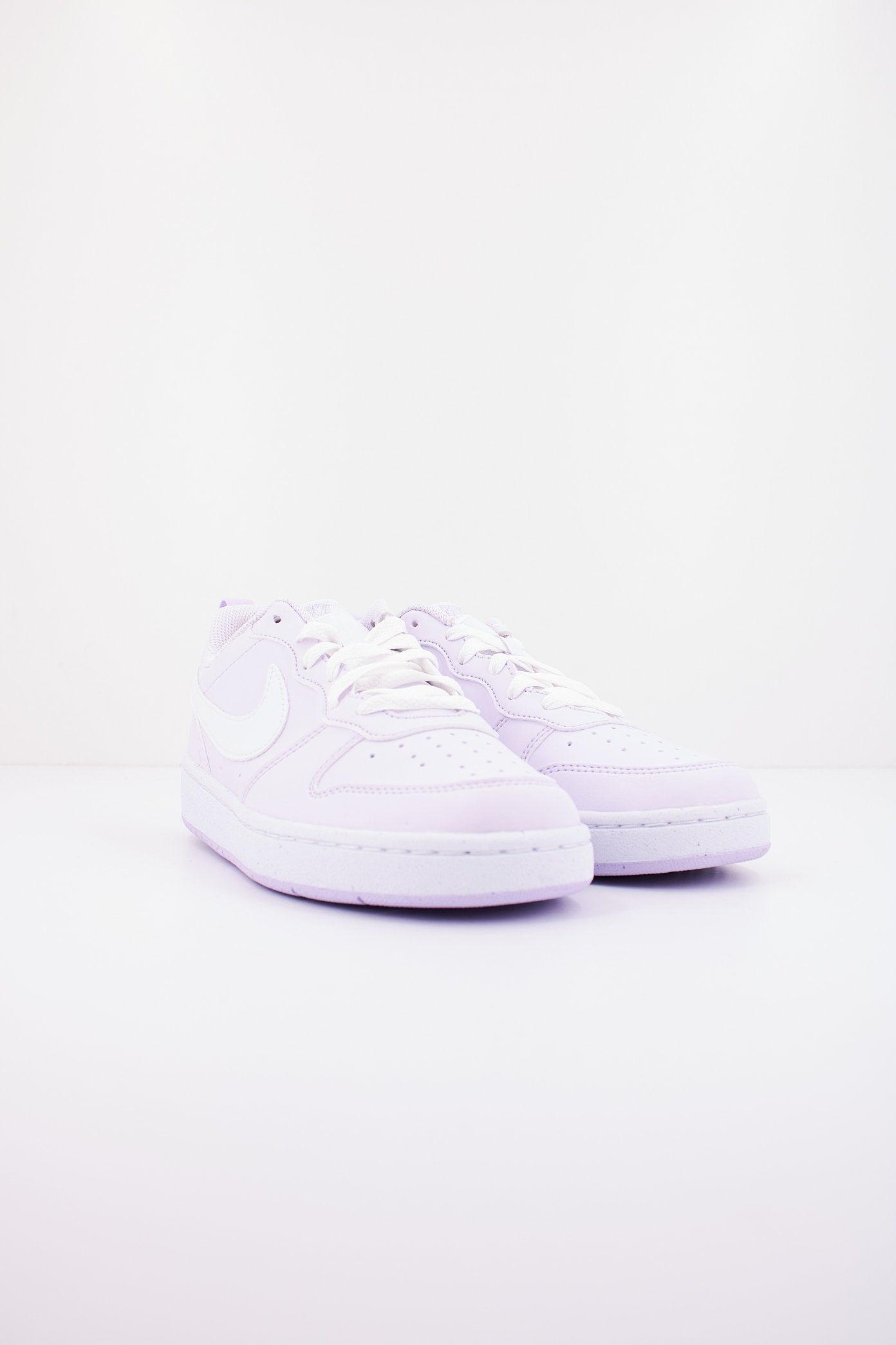 NIKE BOROUGH LOW RECRA en color VIOLETA  (2)