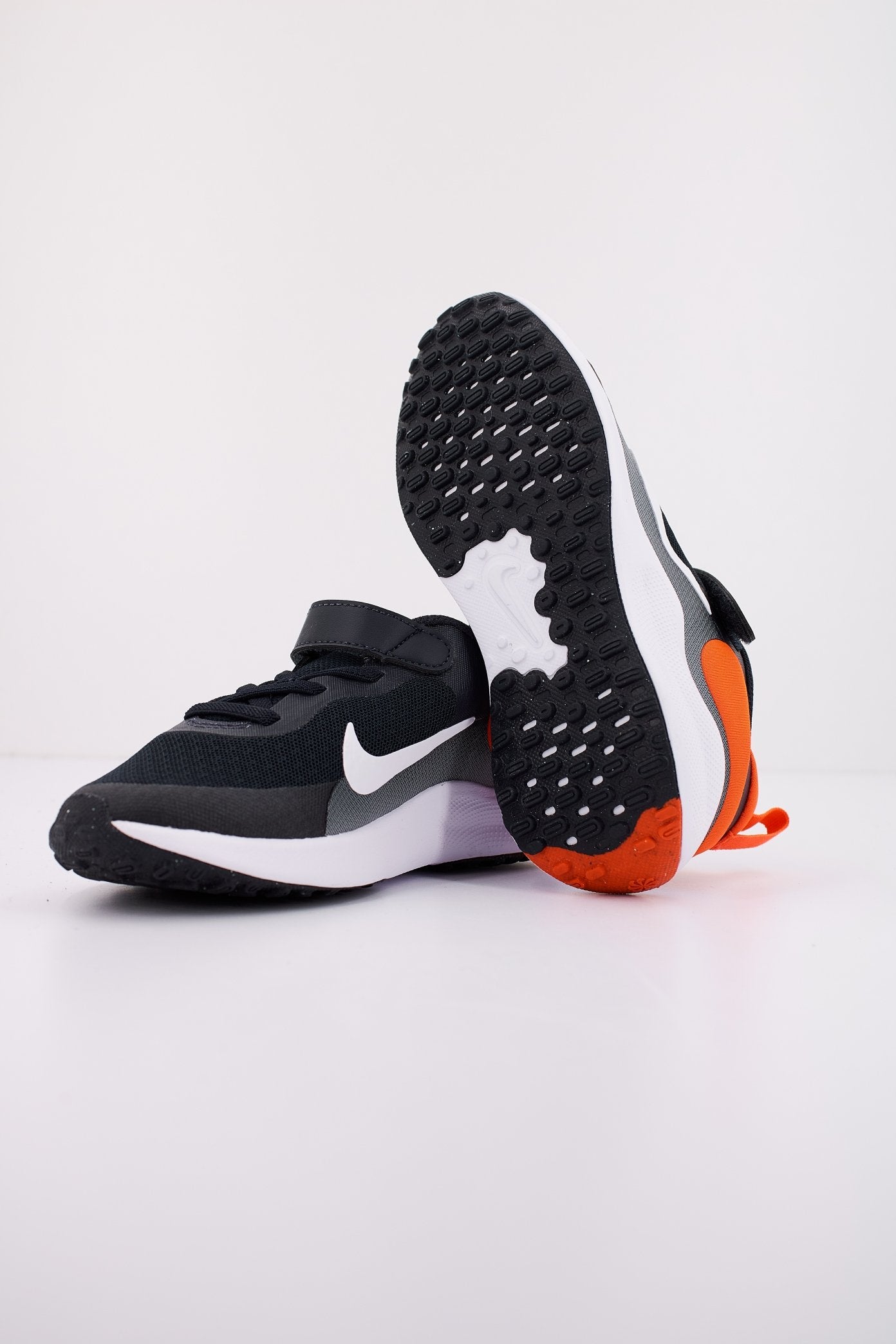 NIKE REVOLUTION  en color AZUL  (4)