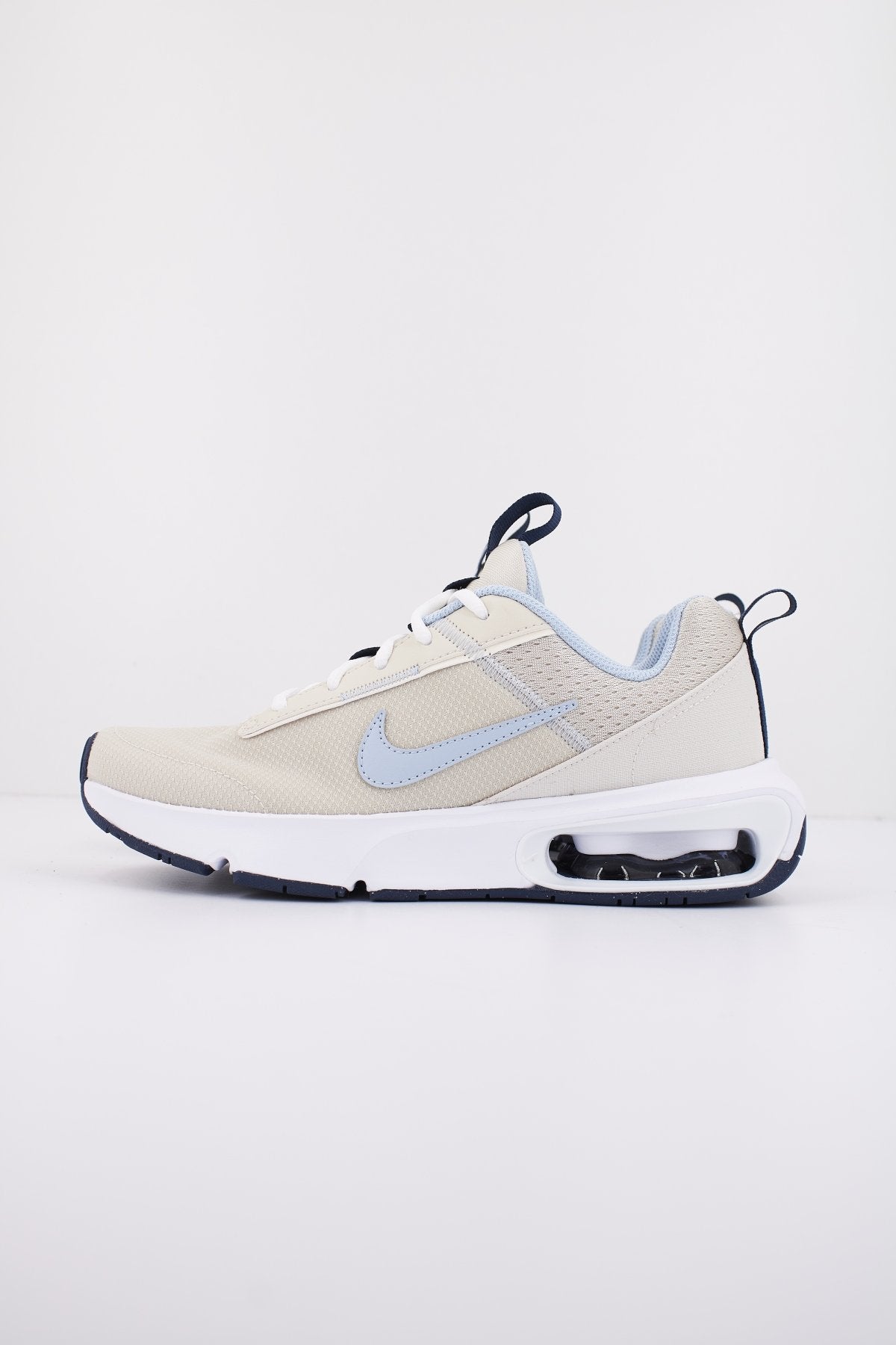 NIKE NIKE AIR MAX INTRLK LITE en color BEIS  (1)