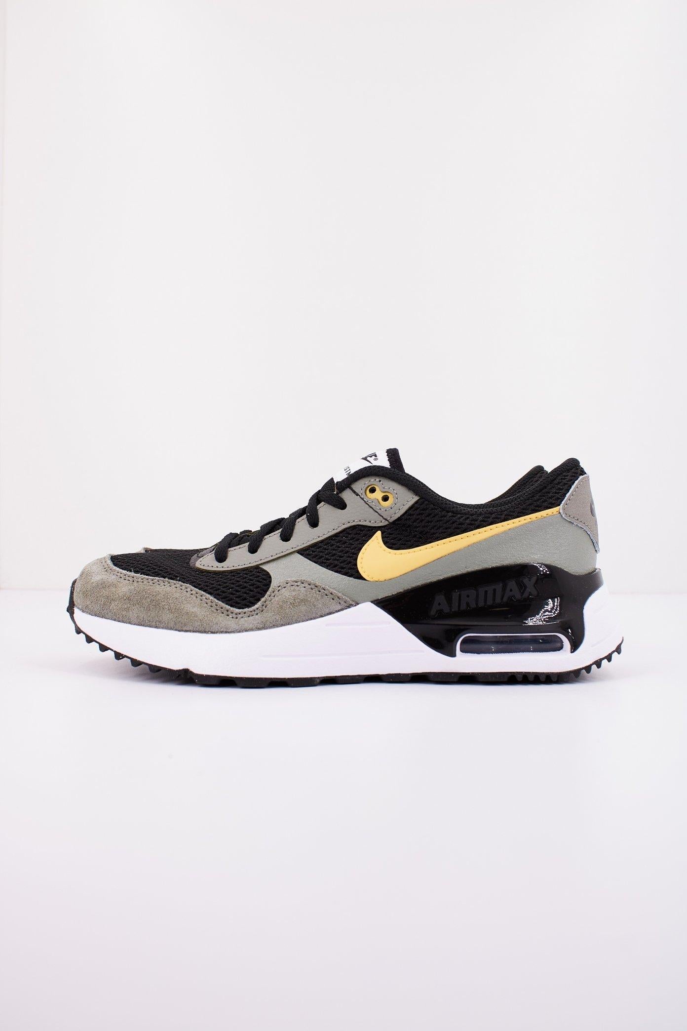 NIKE MAX SYSTM en color NEGRO  (1)
