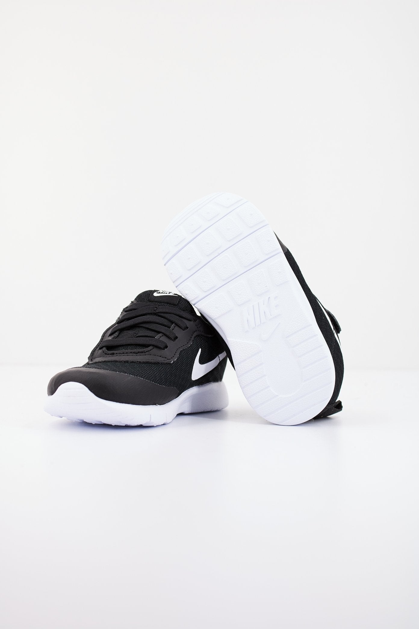 NIKE TANJUN EZ BABY/TODDLER en color NEGRO  (4)