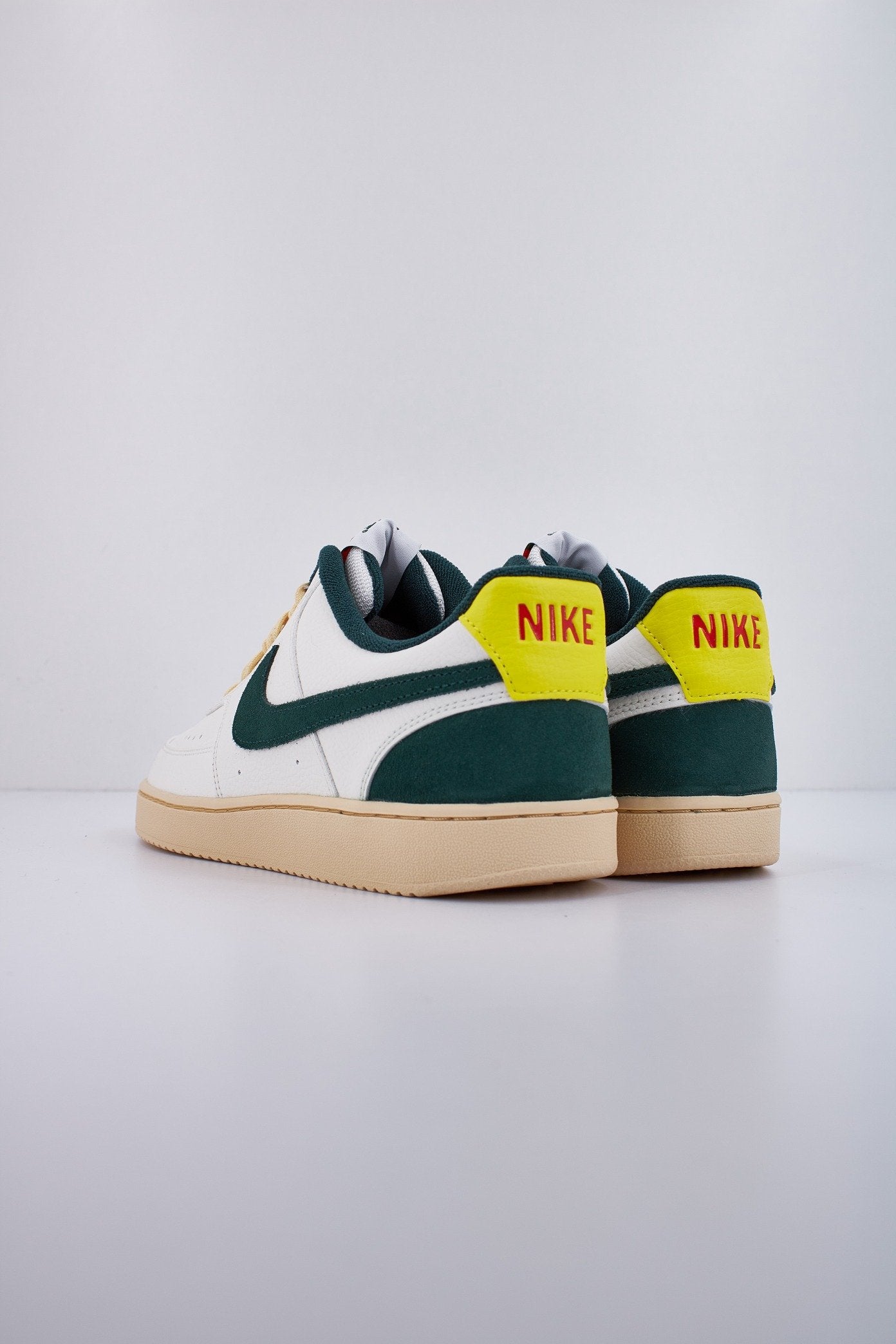NIKE NIKE COURT VISION en color VERDE  (3)