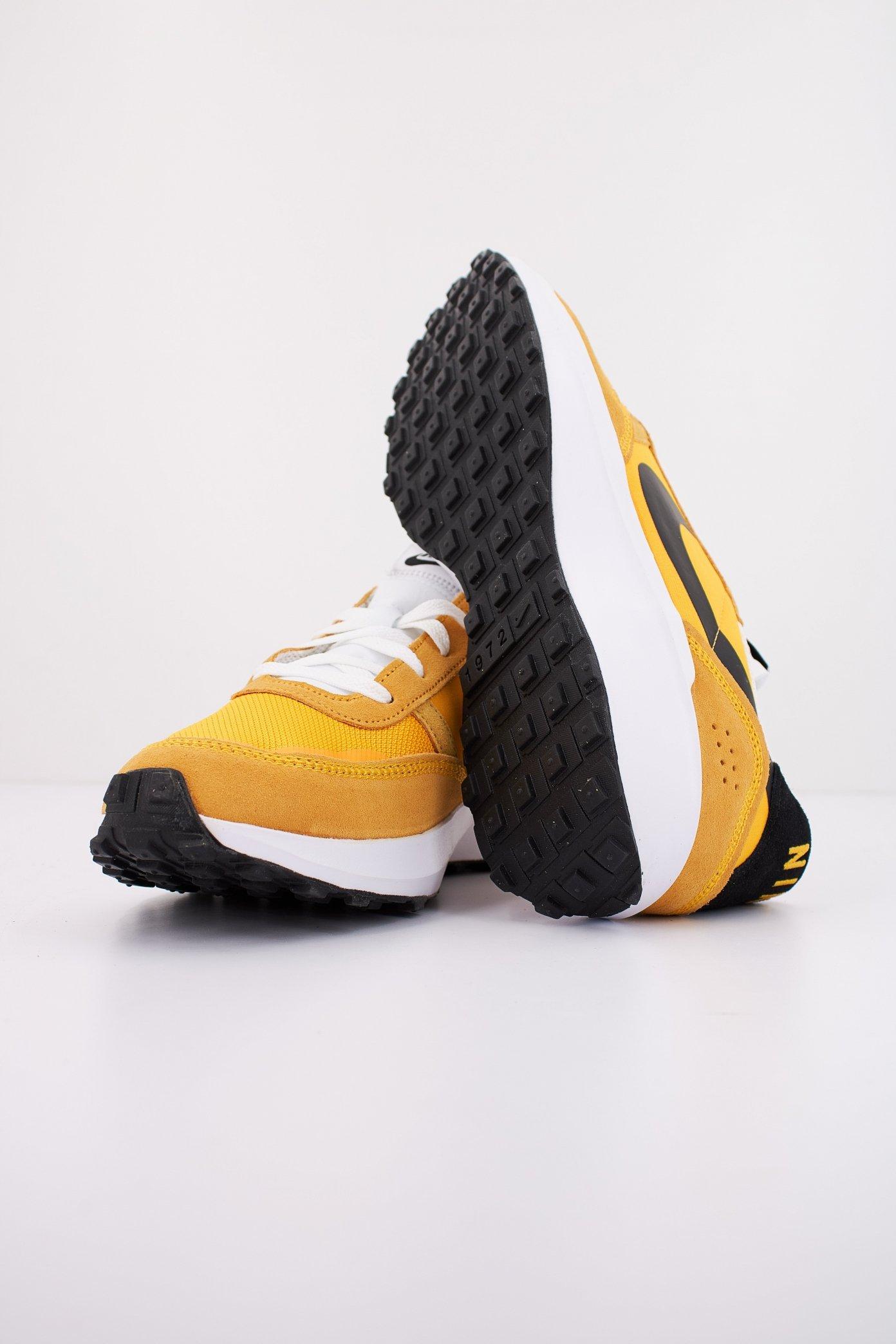 NIKE WAFFLE DEBUT en color AMARILLO  (4)