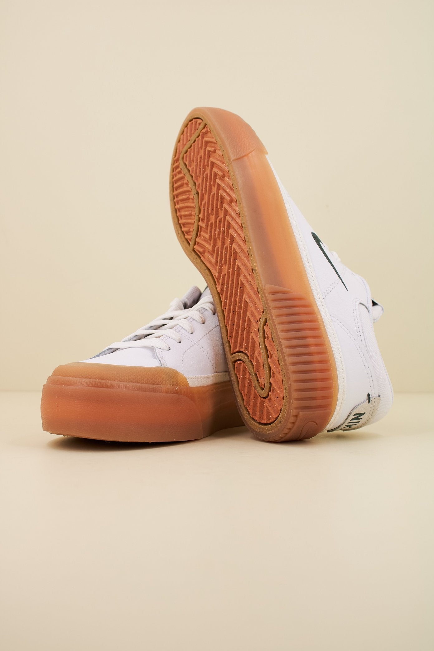 NIKE COURT LEGACY LIFT en color BLANCO  (4)