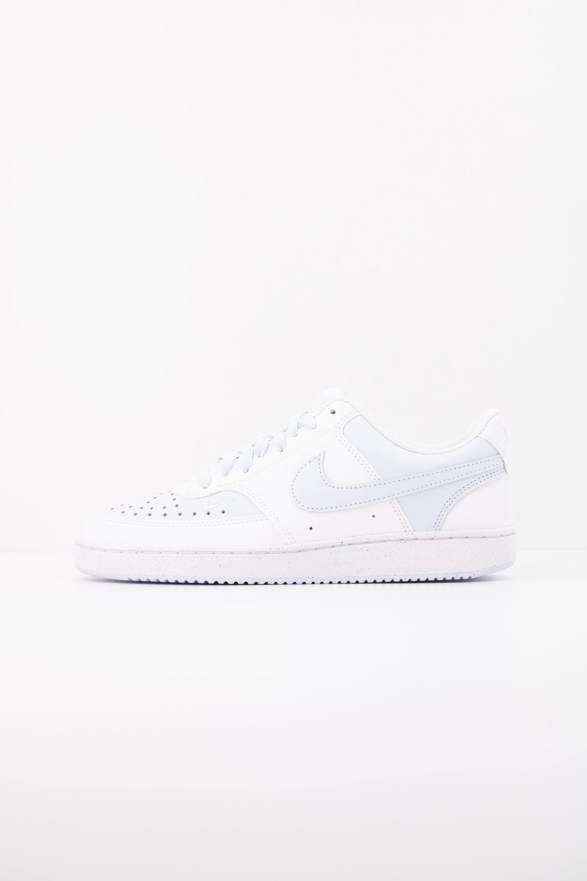 NIKE W NIKE COURT VISION LO NN en color BLANCO  (1)