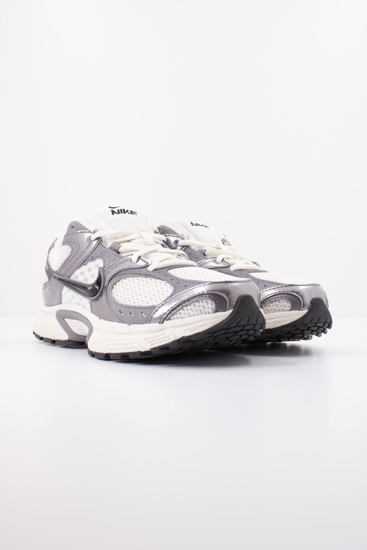 NIKE NIKE V RNR en color BLANCO  (2)