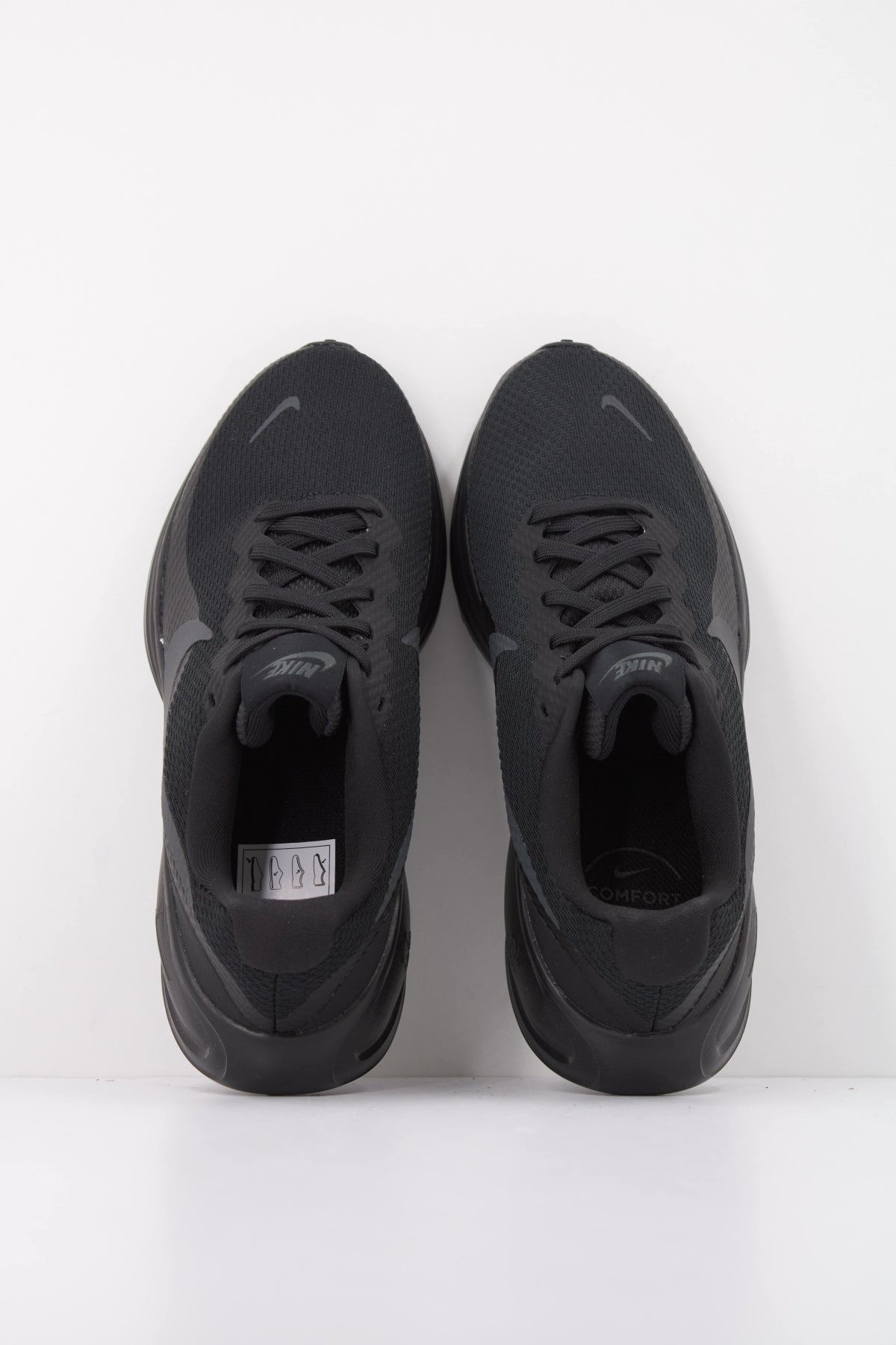 NIKE W NIKE REVOLUTION  en color NEGRO  (3)