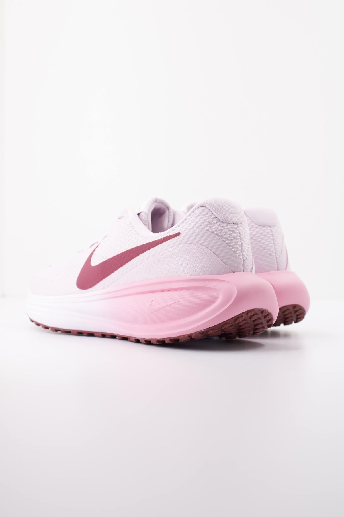 NIKE W NIKE REVOLUTION  en color ROSA  (4)