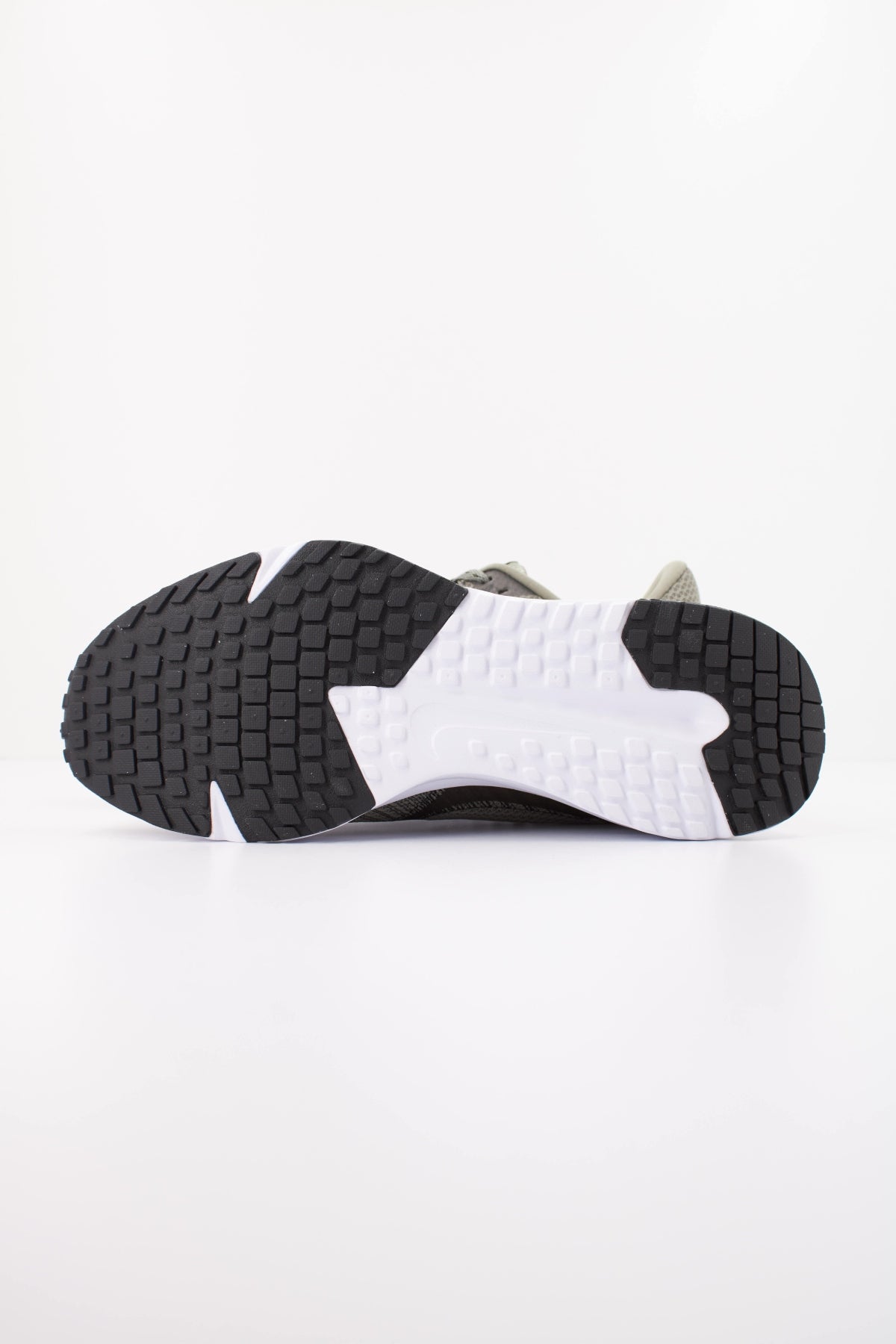 NIKE NIKE RUN DEFY en color VERDE  (5)