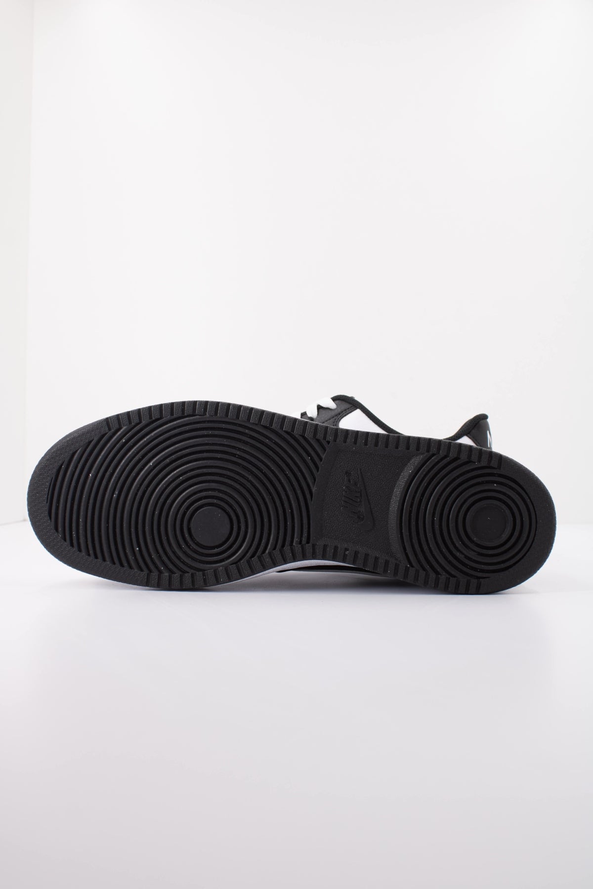 NIKE NIKE COURT VISION LO en color NEGRO  (5)