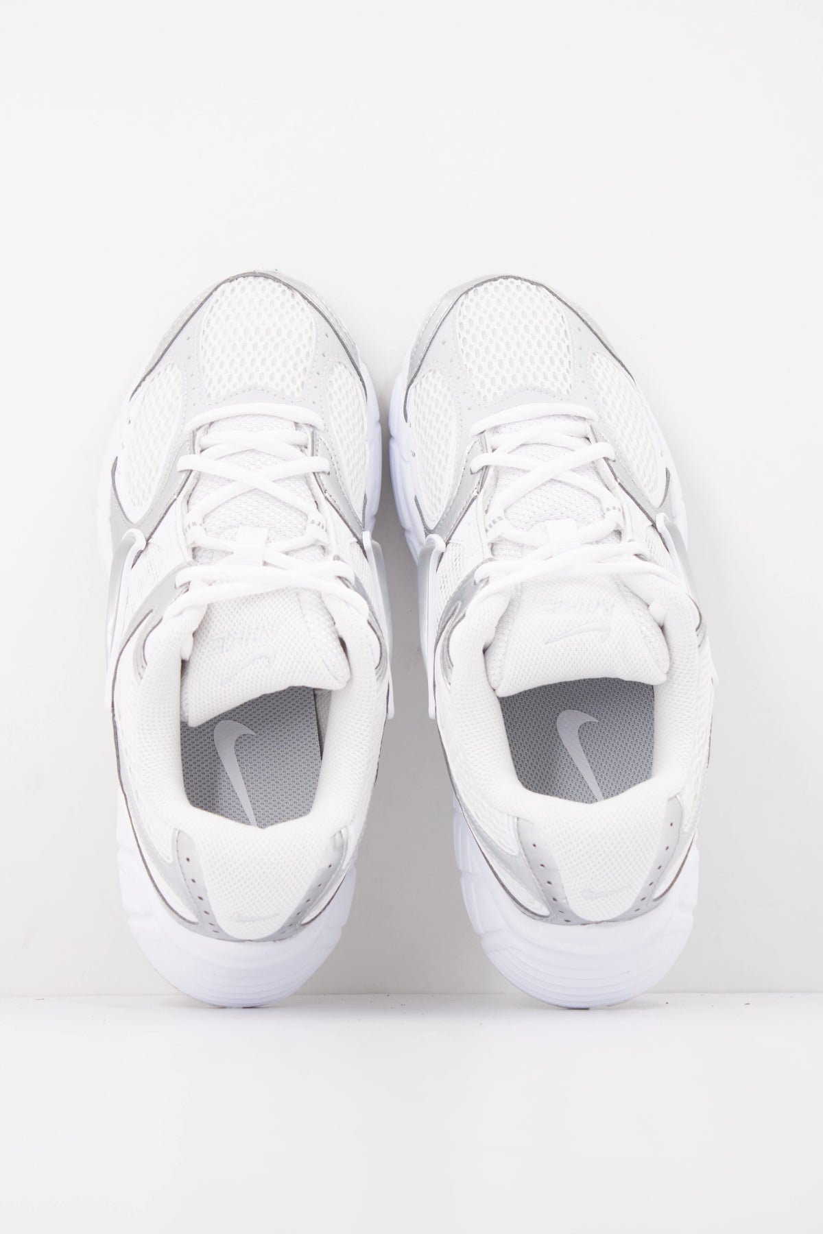 NIKE W NIKE V RNR en color BLANCO  (3)