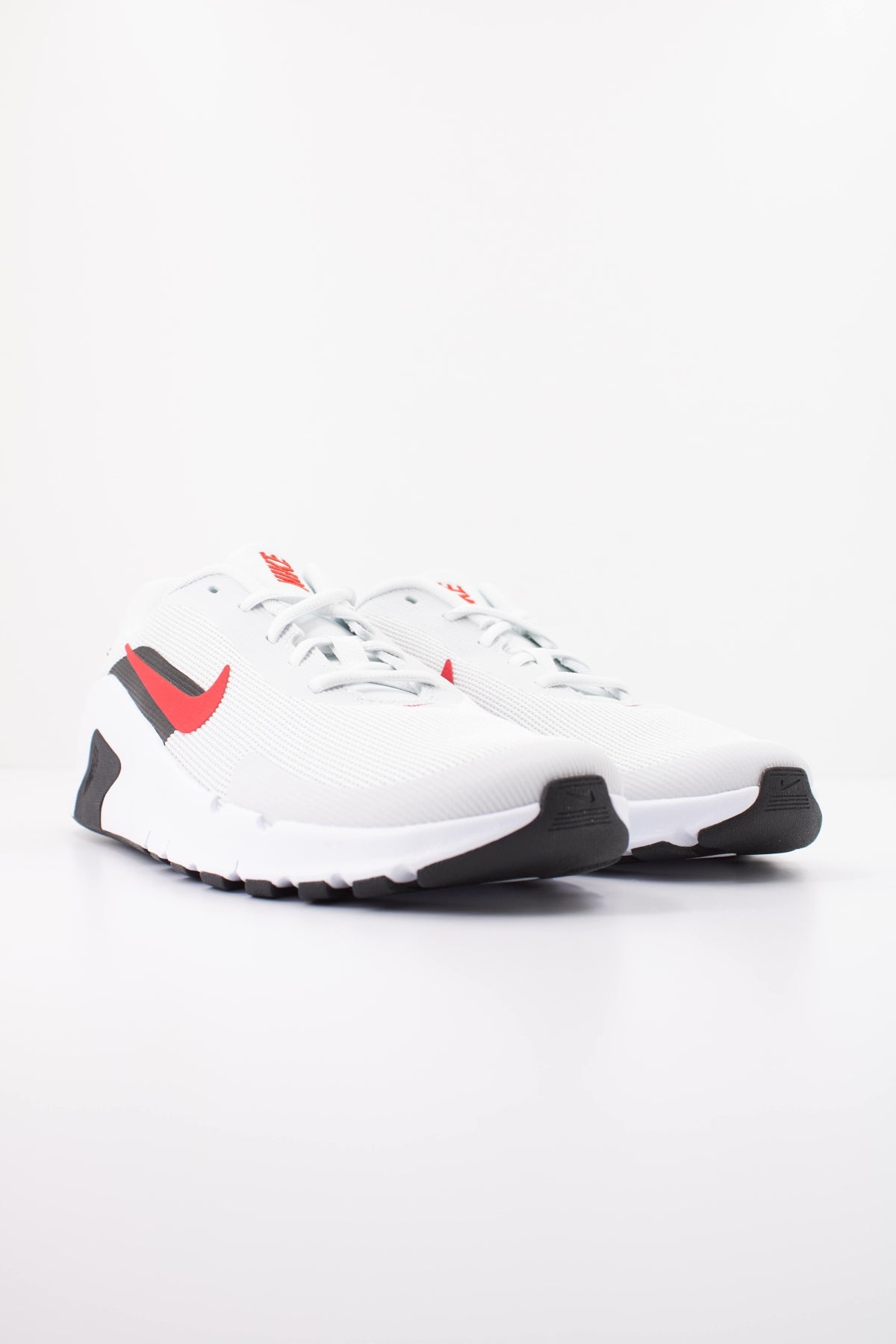 NIKE NIKE FLEX TRAIN en color BLANCO  (2)
