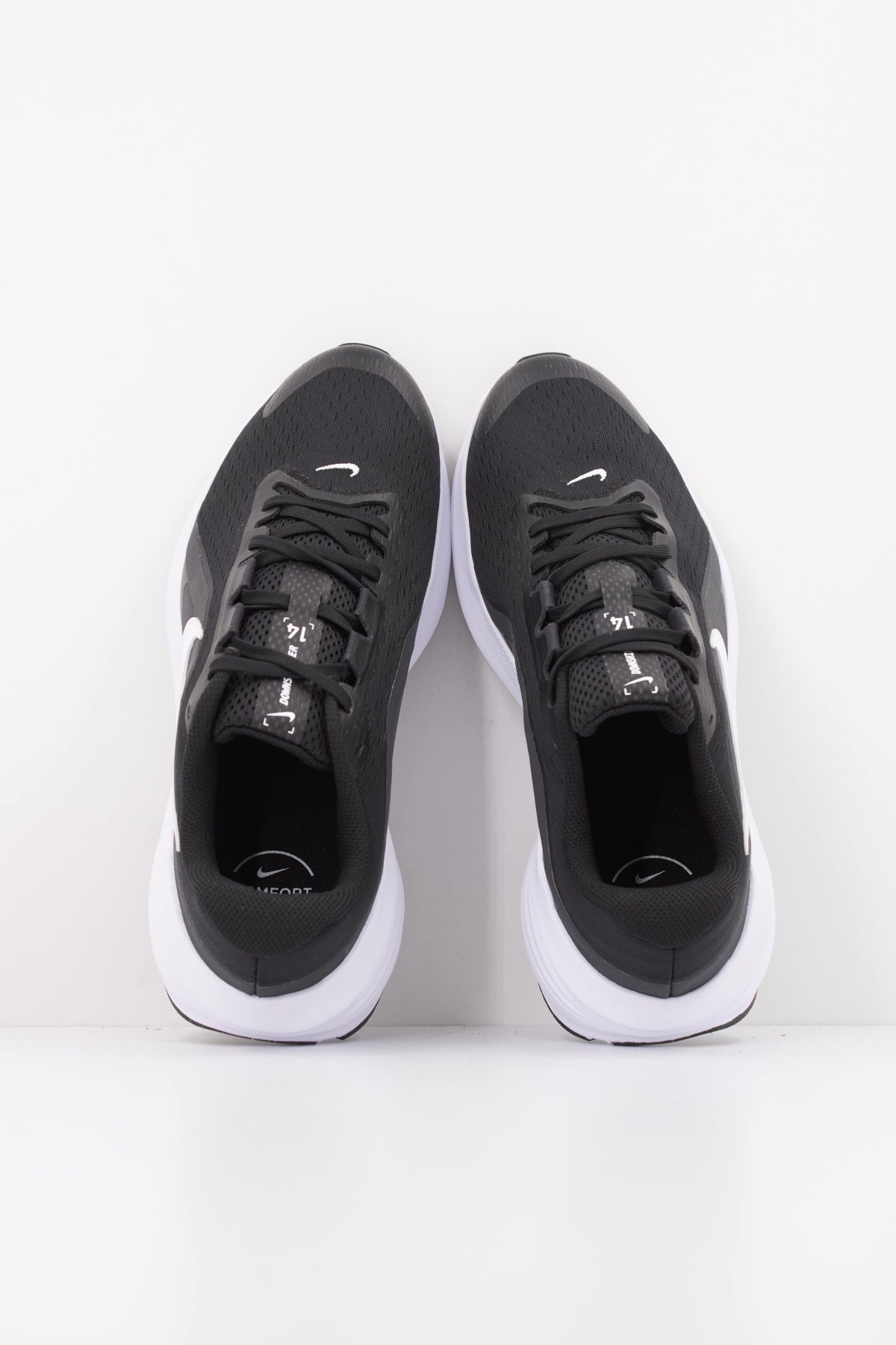 NIKE NIKE DOWNSHIFTER  en color NEGRO  (3)