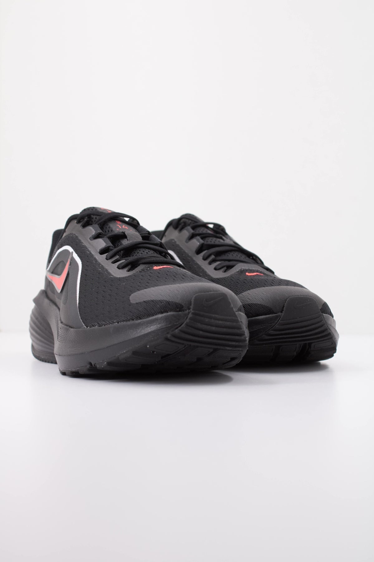 NIKE NIKE DOWNSHIFTER  en color NEGRO  (2)