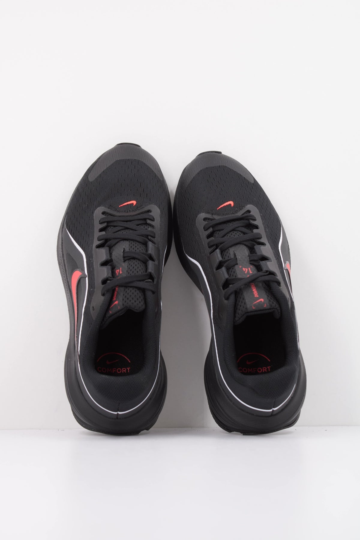 NIKE NIKE DOWNSHIFTER  en color NEGRO  (3)