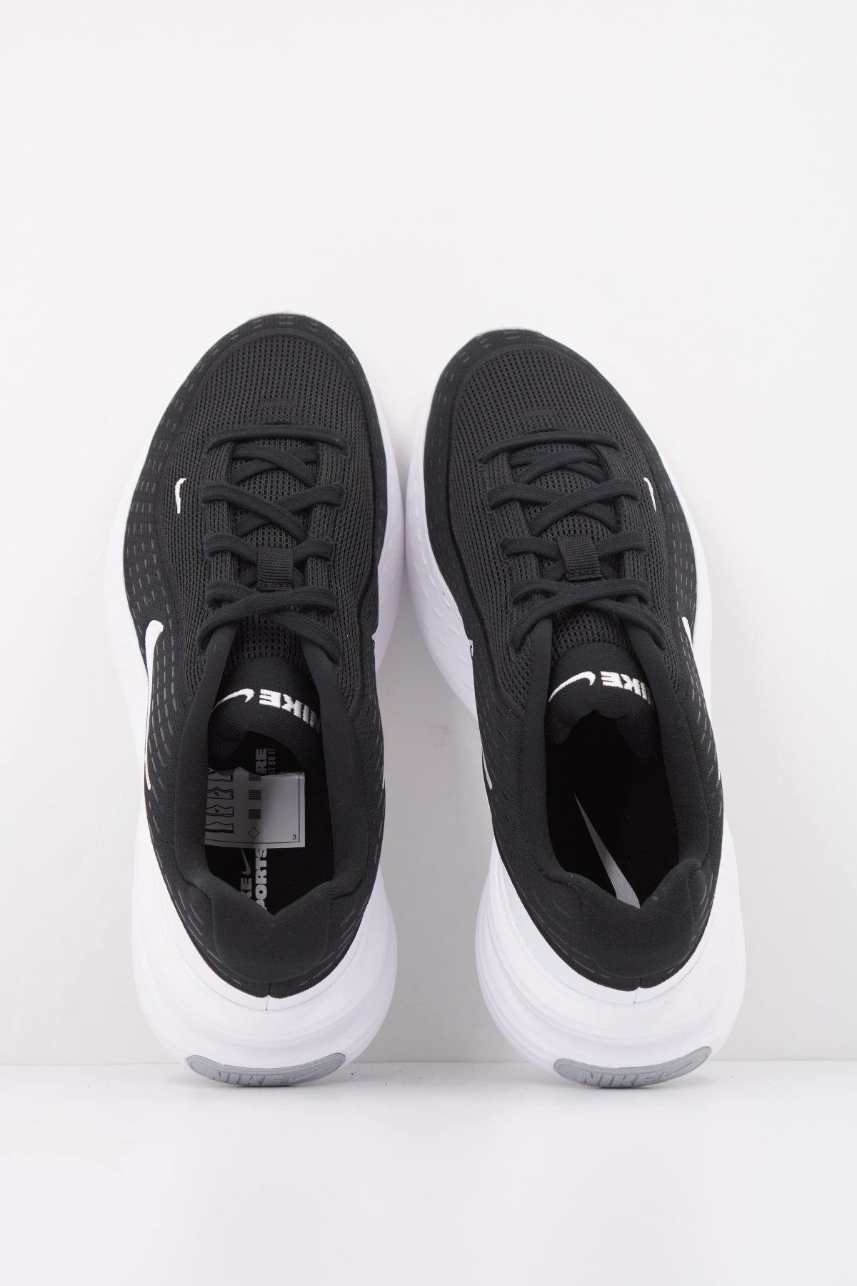 NIKE NIKE UPLIFT SC en color NEGRO  (3)