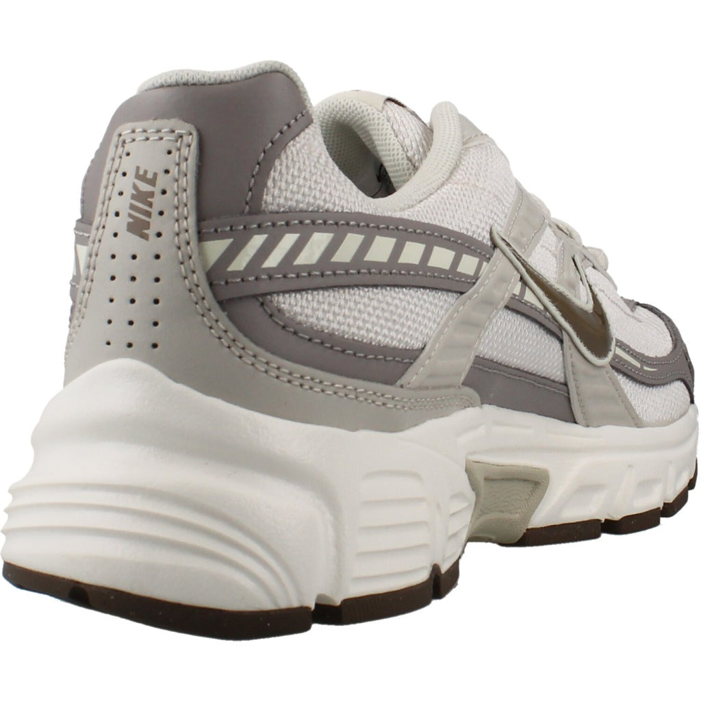 NIKE WMNS NIKE INITIATOR en color BLANCO  (3)