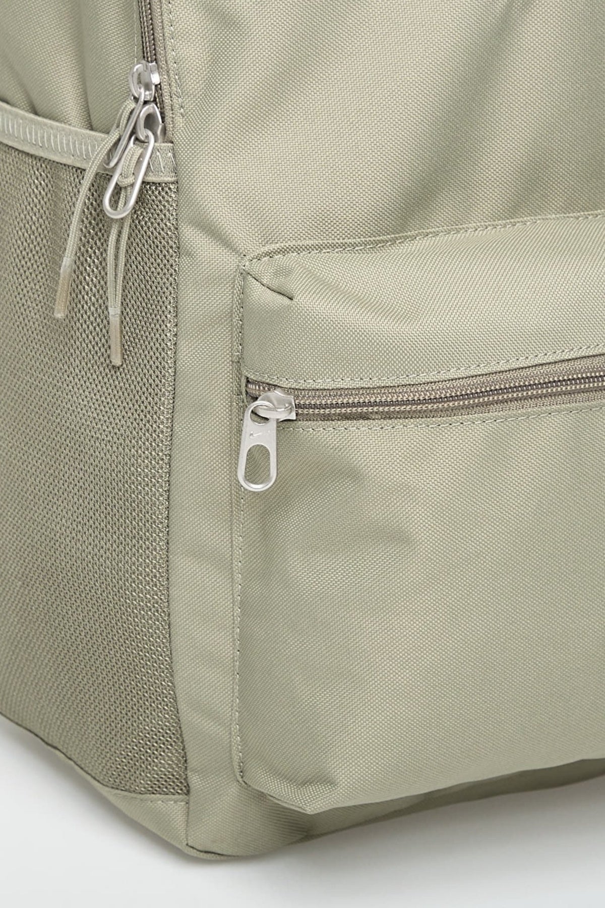 NIKE NK HERITAGE BACKPACK . en color BEIS  (3)