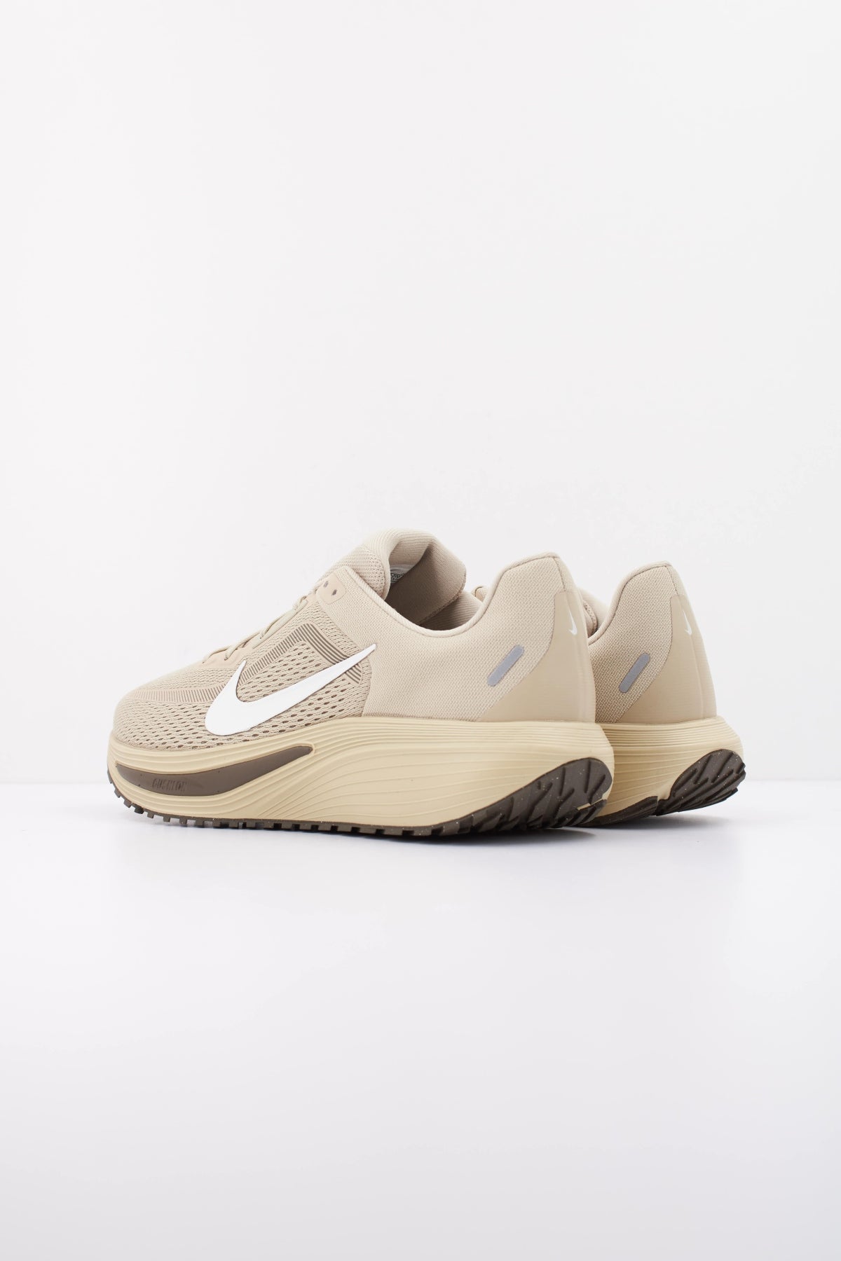 NIKE NIKE QUEST  en color BEIS  (4)