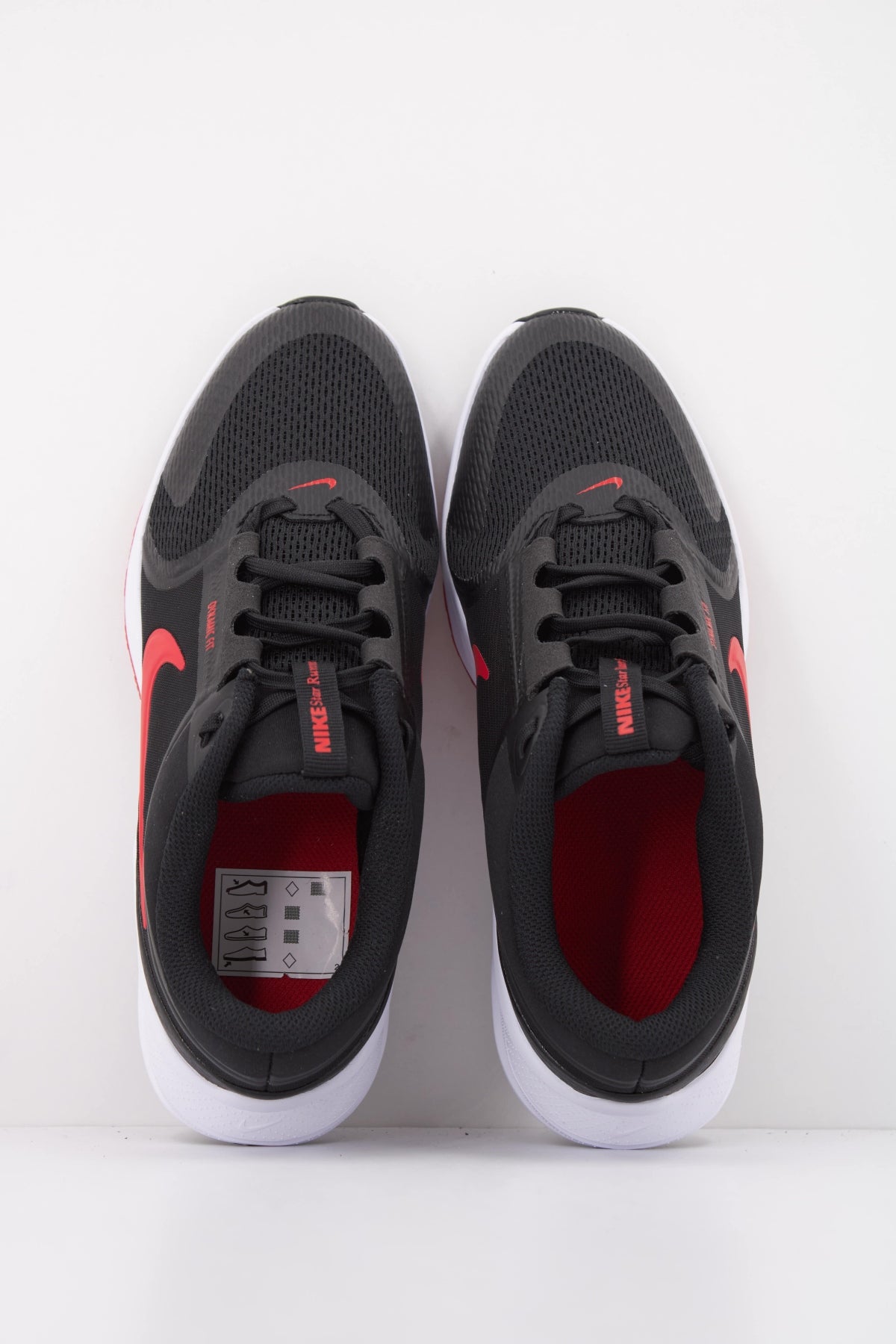 NIKE NIKE STAR RUNNER  GS en color NEGRO  (3)