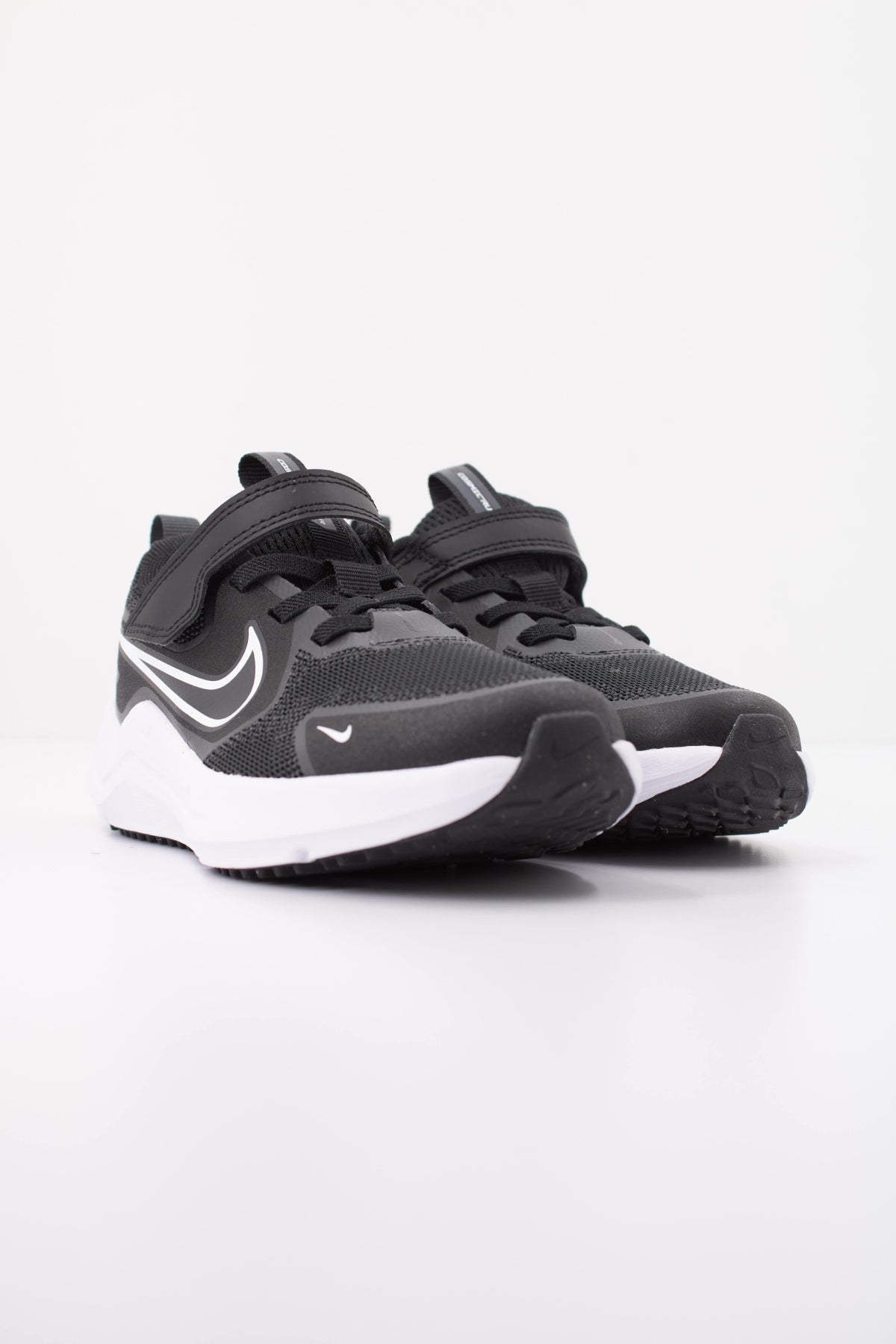 NIKE NIKE COSMIC RUNNER PSV en color NEGRO  (2)