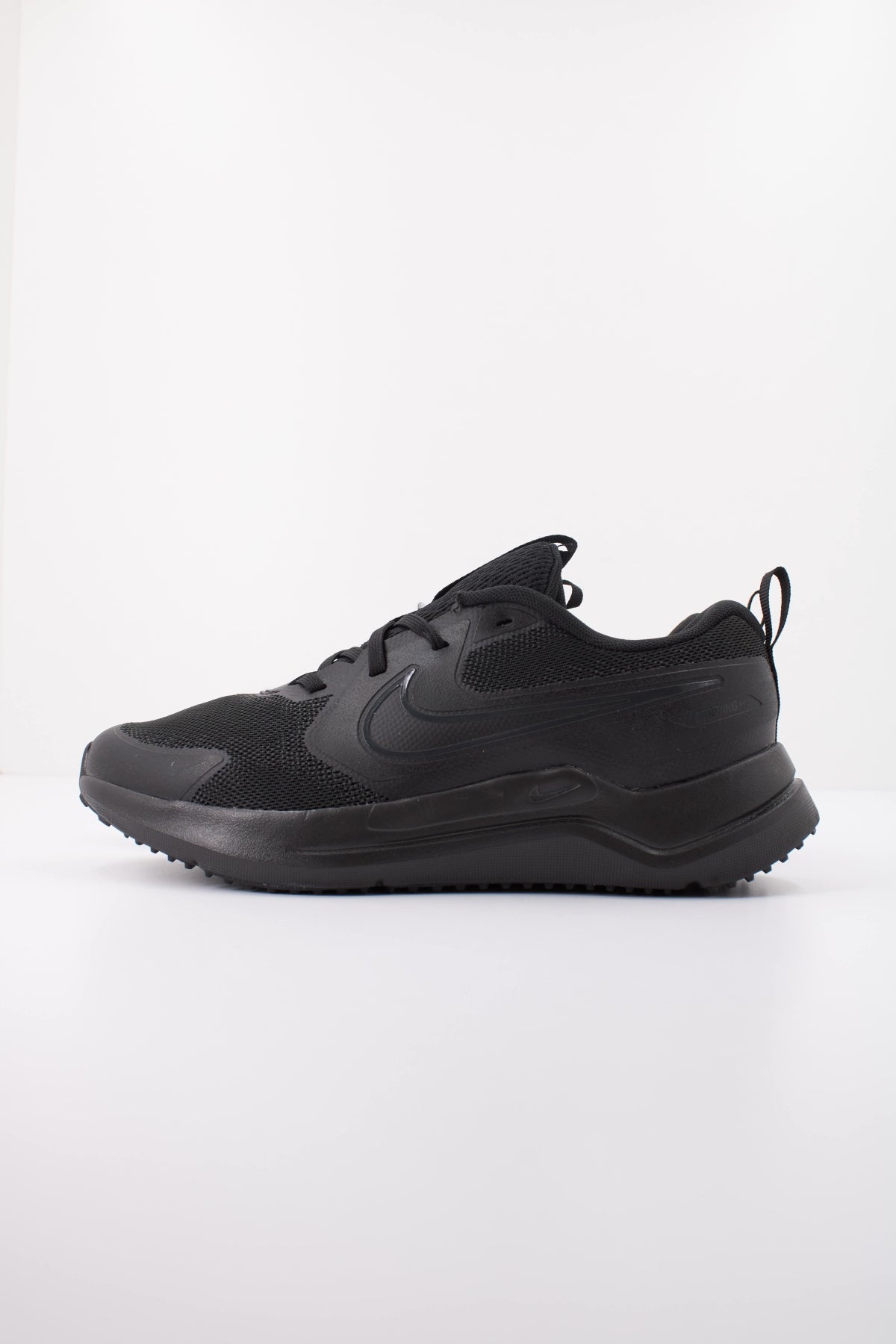 NIKE NIKE COSMIC RUNNER GS en color NEGRO  (1)