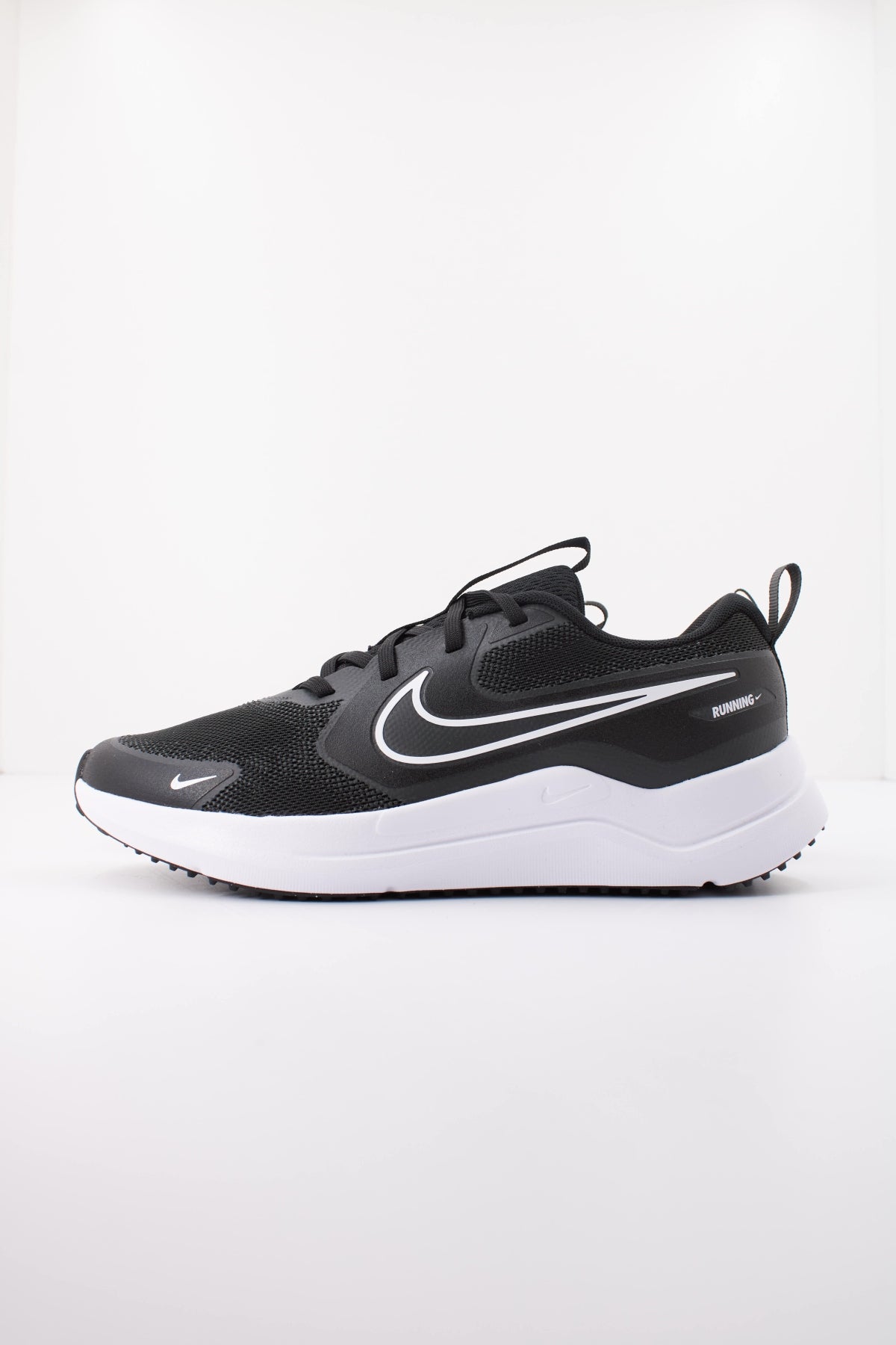 NIKE NIKE COSMIC RUNNER GS en color NEGRO  (1)