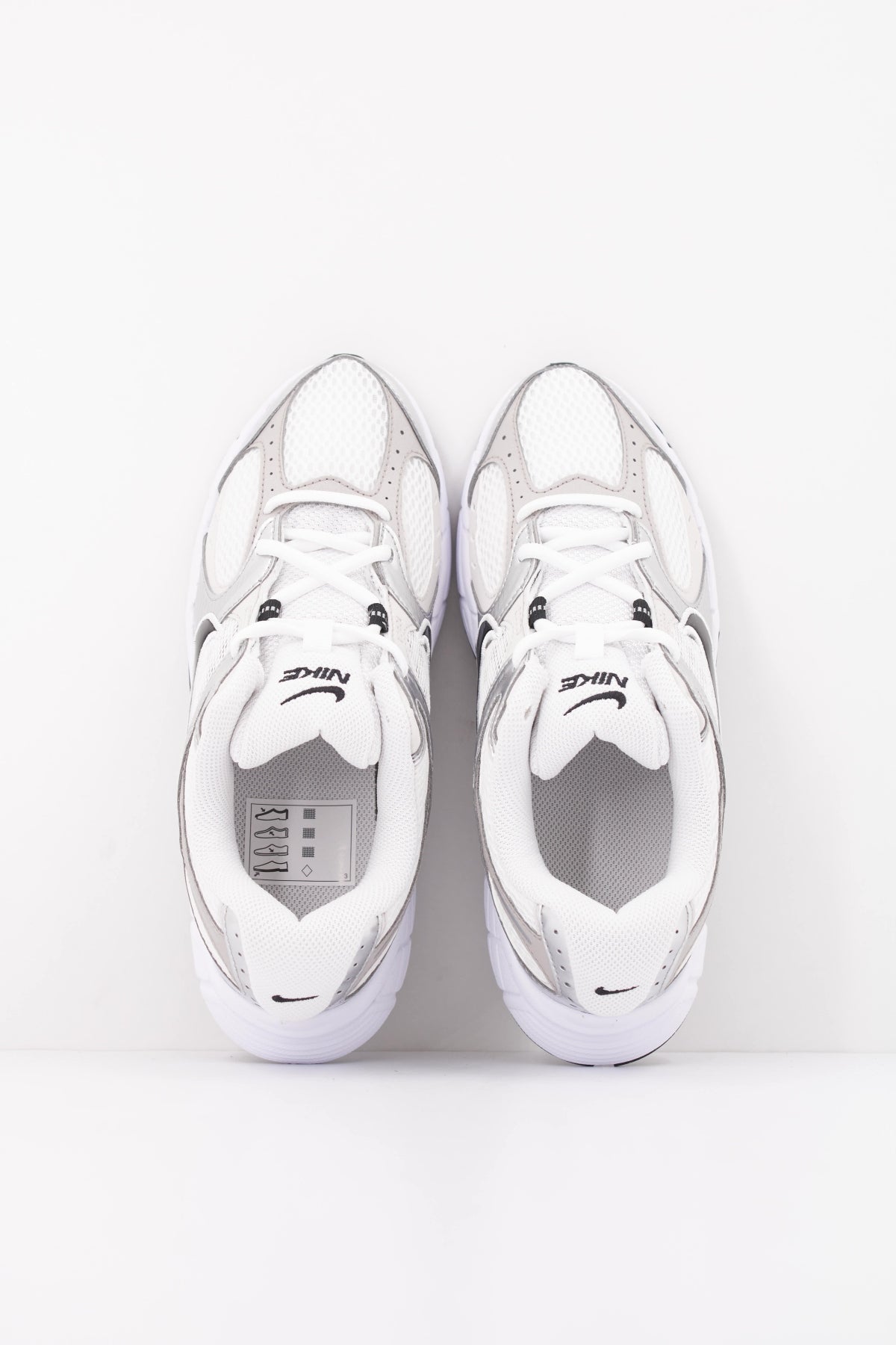 NIKE NIKE V RNR GS en color BLANCO  (3)