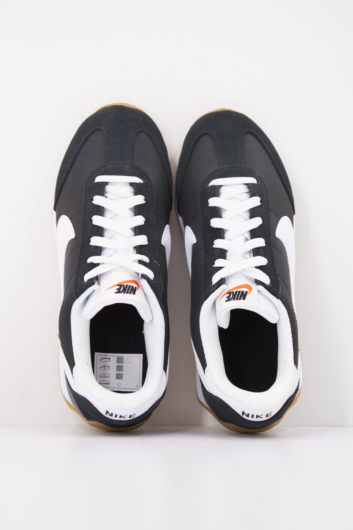 NIKE NIKE PACIFIC GS en color NEGRO  (3)