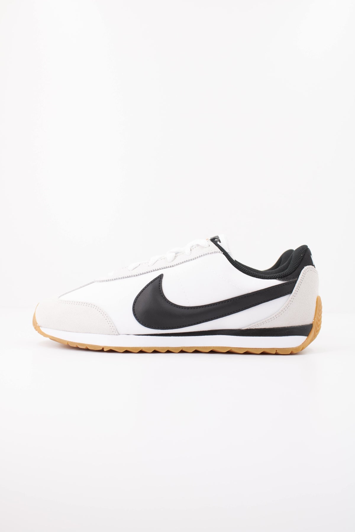 NIKE NIKE PACIFIC GS en color BLANCO  (1)