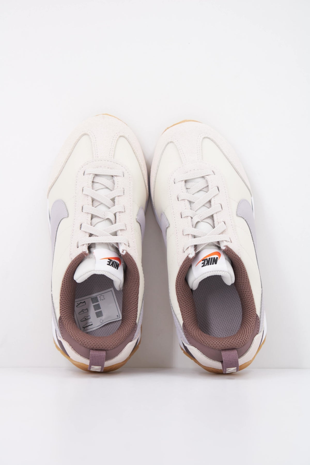 NIKE NIKE PACIFIC PS en color MARRON  (3)