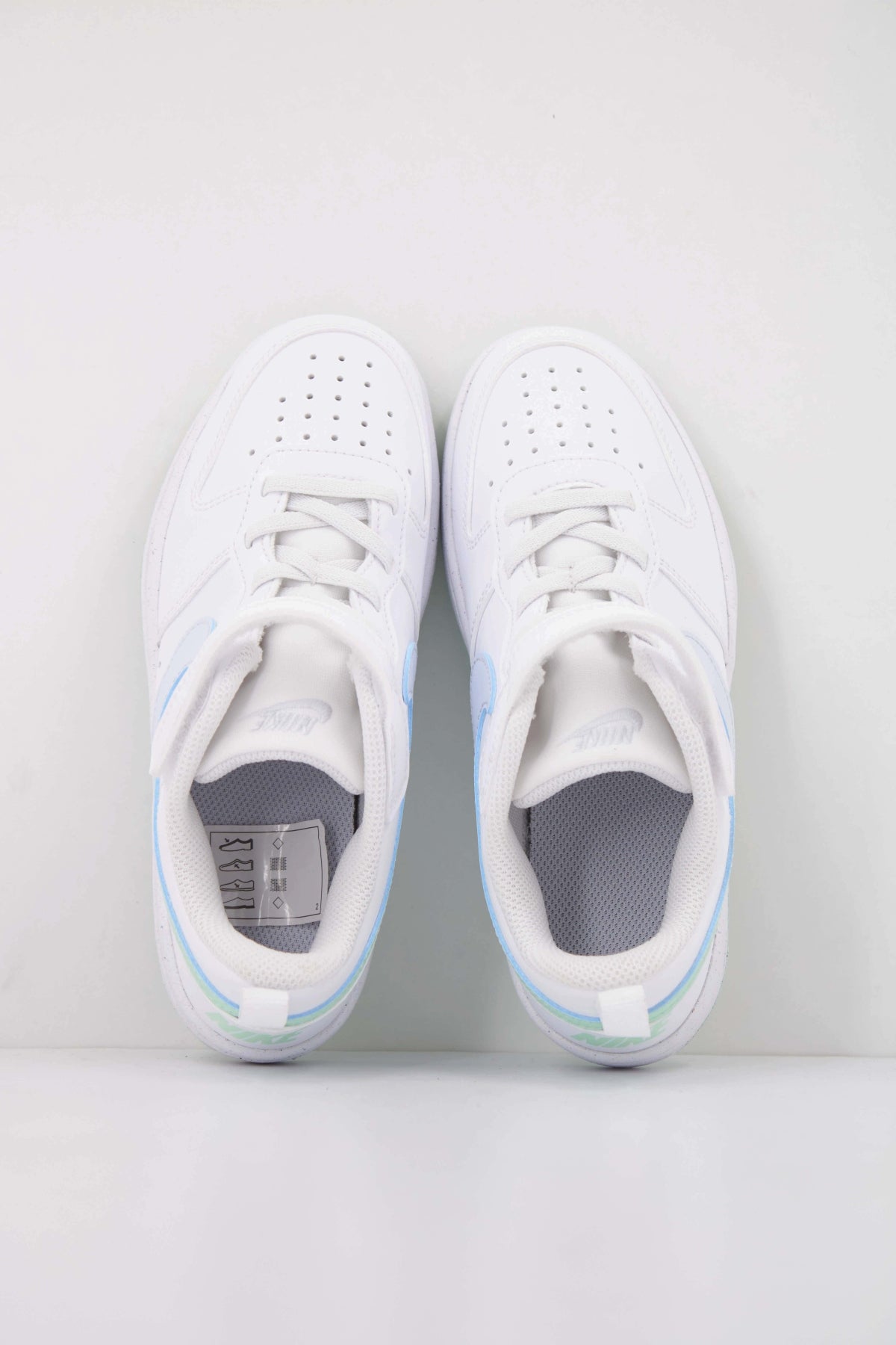 NIKE COURT BOROUGH LOW FADE PS en color BLANCO  (3)