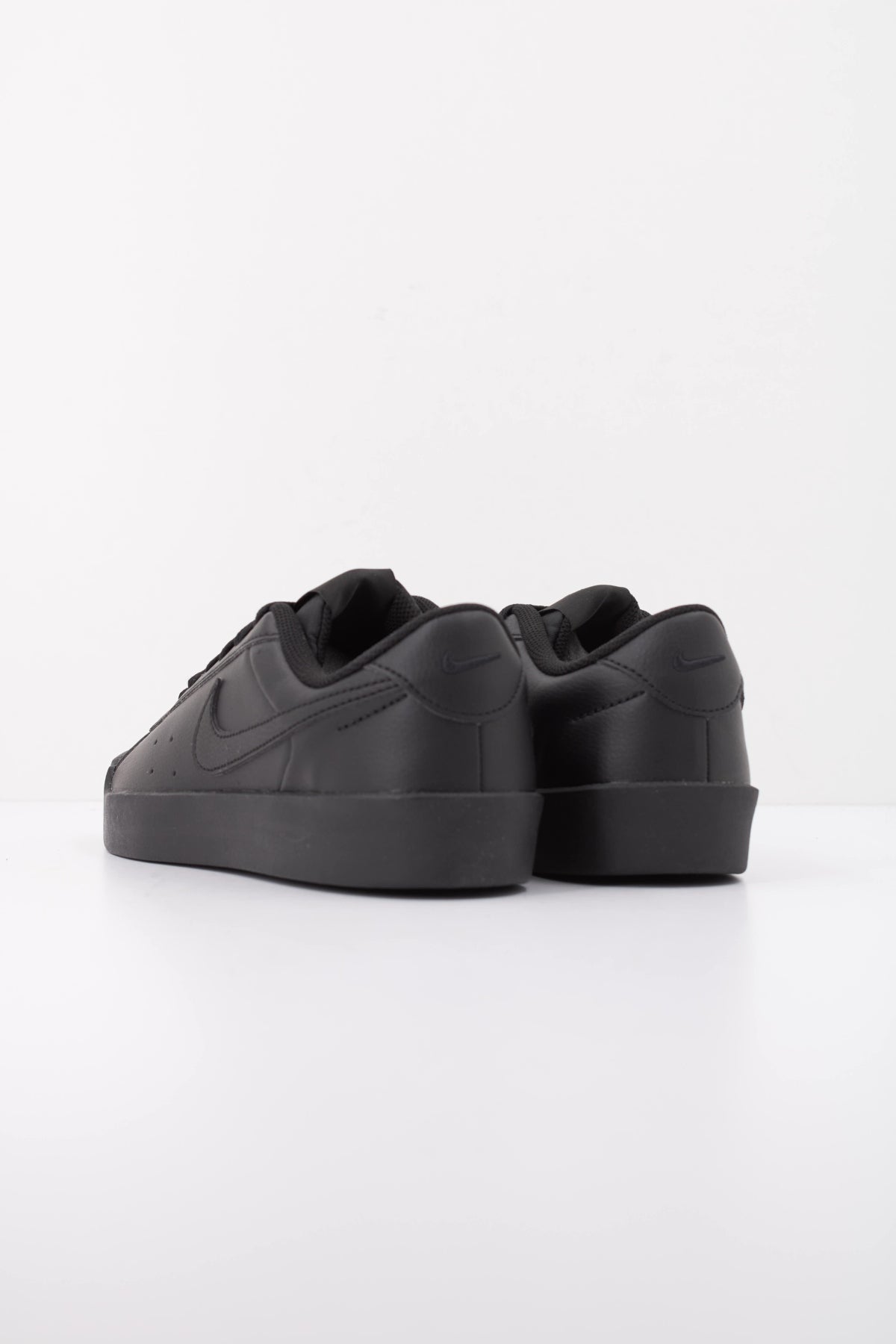 NIKE W NIKE COURT HERITAGE SL en color NEGRO  (4)