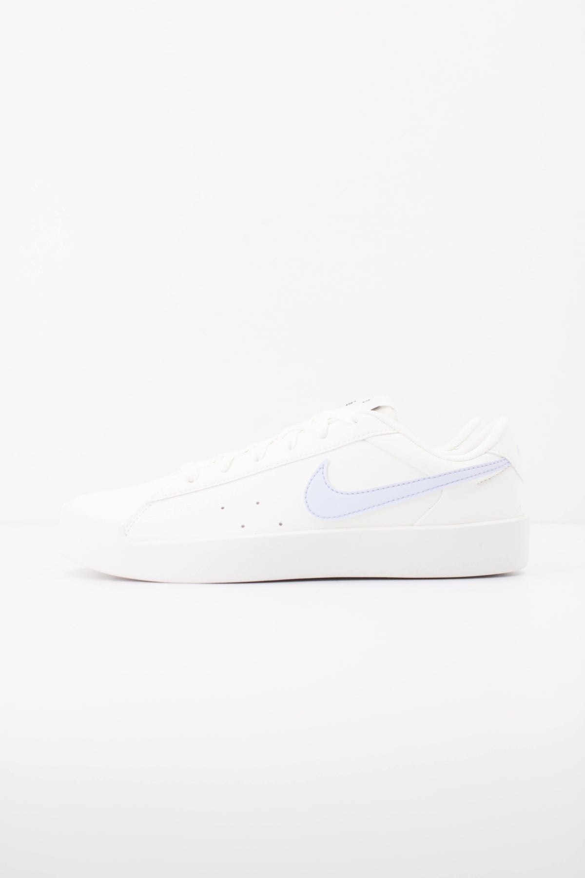 NIKE W NIKE COURT HERITAGE SL en color BLANCO  (1)