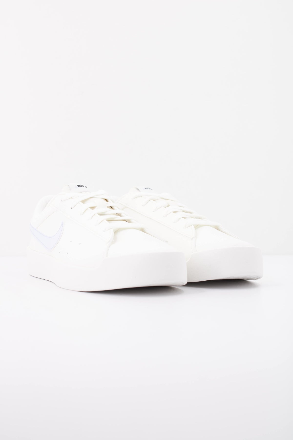 NIKE W NIKE COURT HERITAGE SL en color BLANCO  (2)